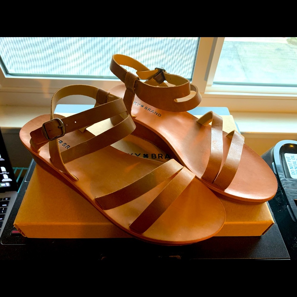 Lucky Brand Womens Sandals (Never Worn)  Size 10